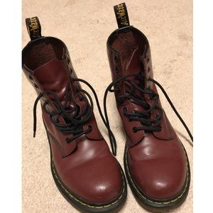 Maroon Doc Marten’s original (leather)